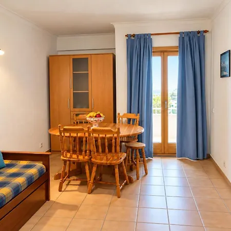 Apartment T2 Da Rocha/ *